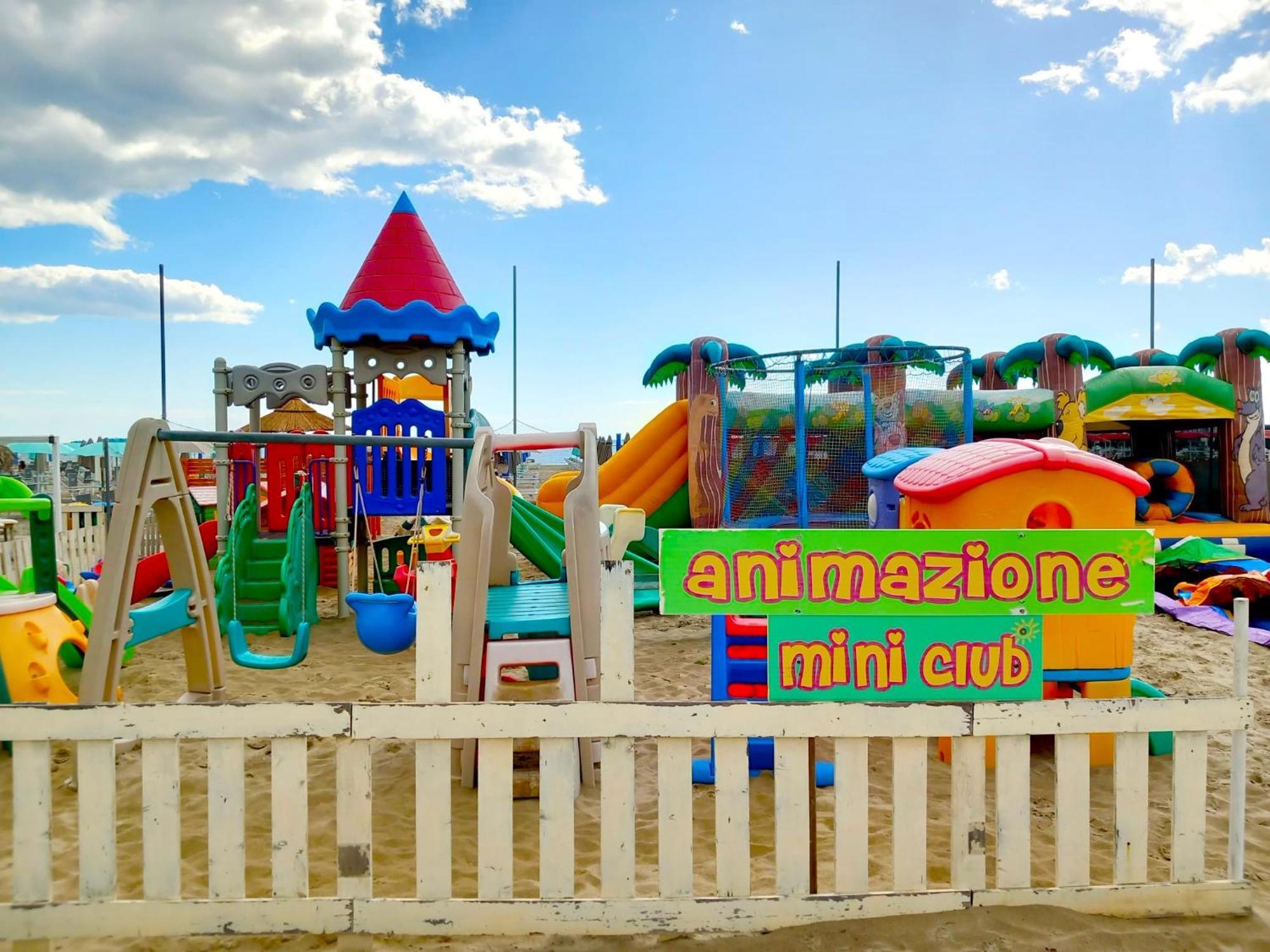 Hotel Ariella Милано Мартима Екстериор снимка