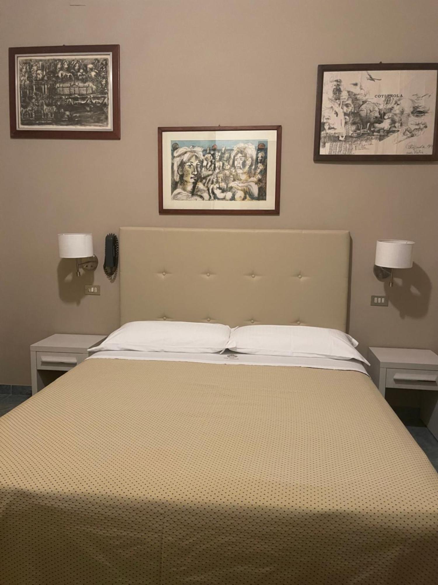 Hotel Ariella Милано Мартима Екстериор снимка